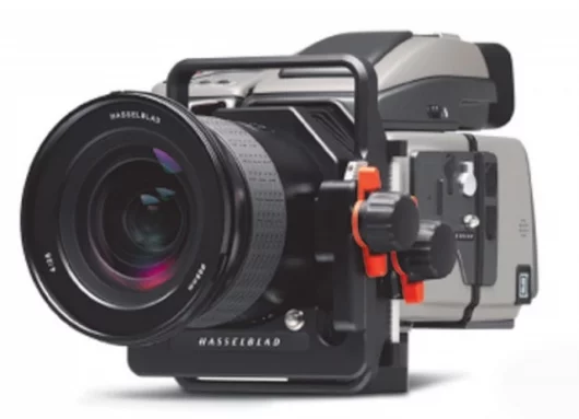 H3DII with HTS 1.5 tilt/shift adapter anda HCD 28mm lens