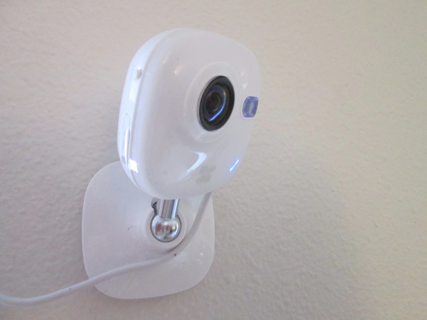 The Ezviz Mini camera mounts using a steel plate