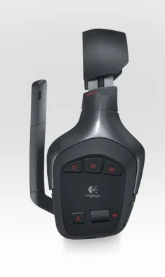 The G930 has a noise-canceling microphone with auto-mute to help ensure clarity for all those mission critical vocal commands