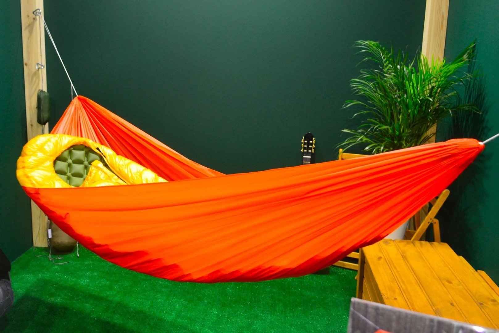 Polish company Lesovik shows its hammocks at ISPO 2018