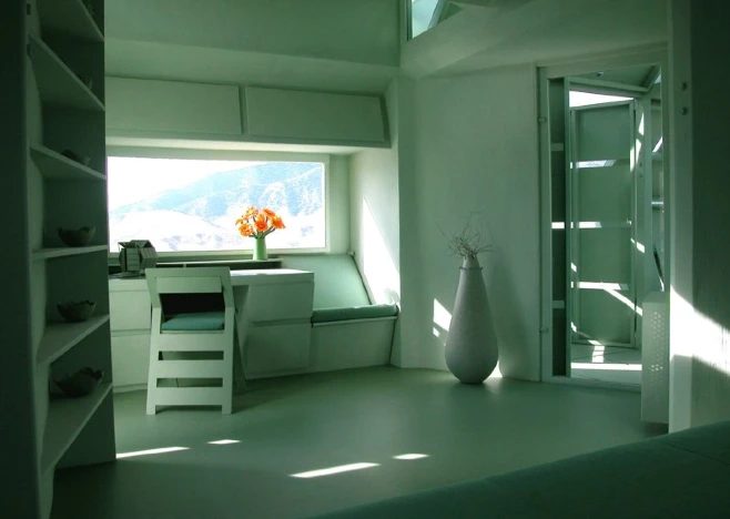 Inside Michael Jantzen's M-House