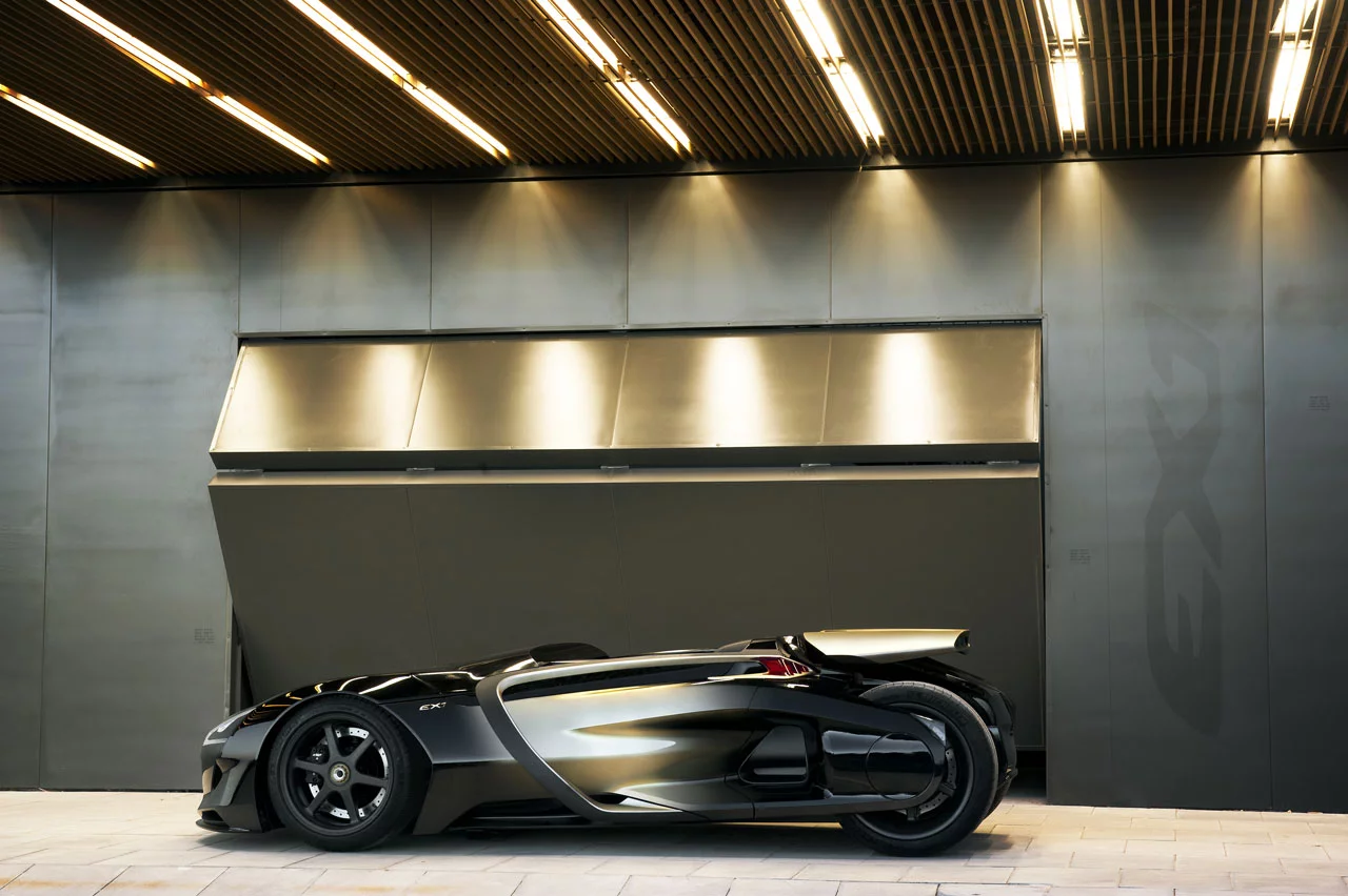 Peugeot EX1 concept at Aeroport Lleida Alguaire