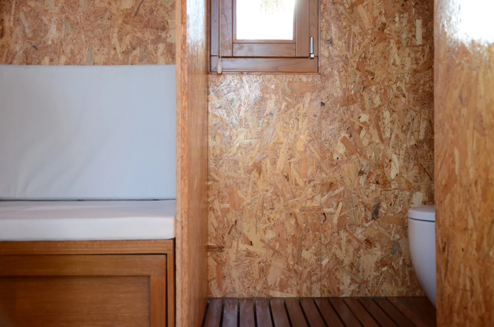 We asked Ecocubo designer António Fernandes about the use of cork for the home and he explained that, with Portugal being such a large producer of the material, it made good sense to use it to create the tiny dwelling