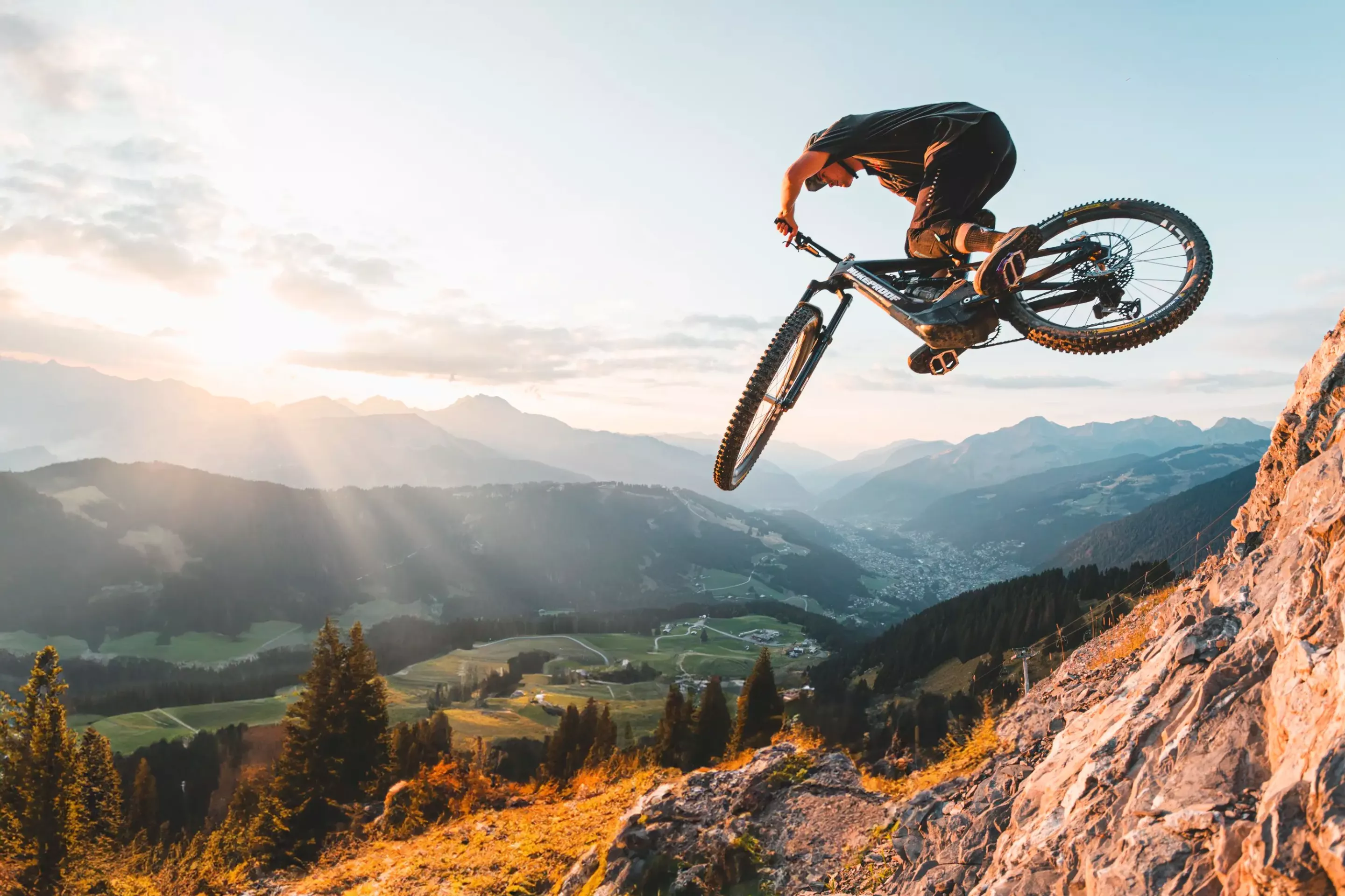 The Megawatt Carbon rides with full RockShox suspension and 2.4-inch-wide Continental tires