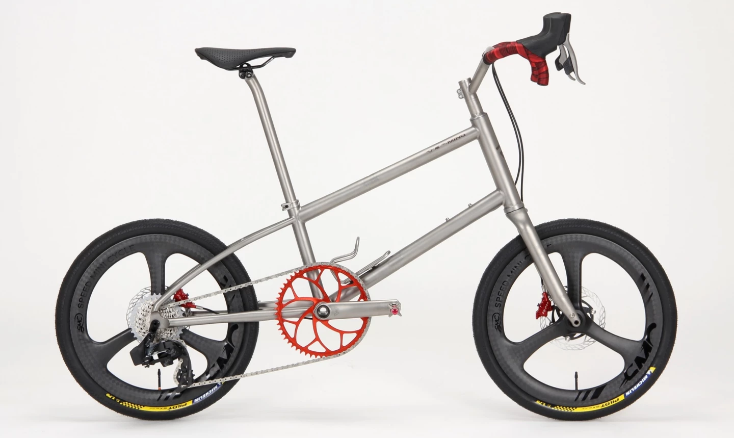 The MiniVelo tips the scales at approximately 17 lb (7.7 kg)