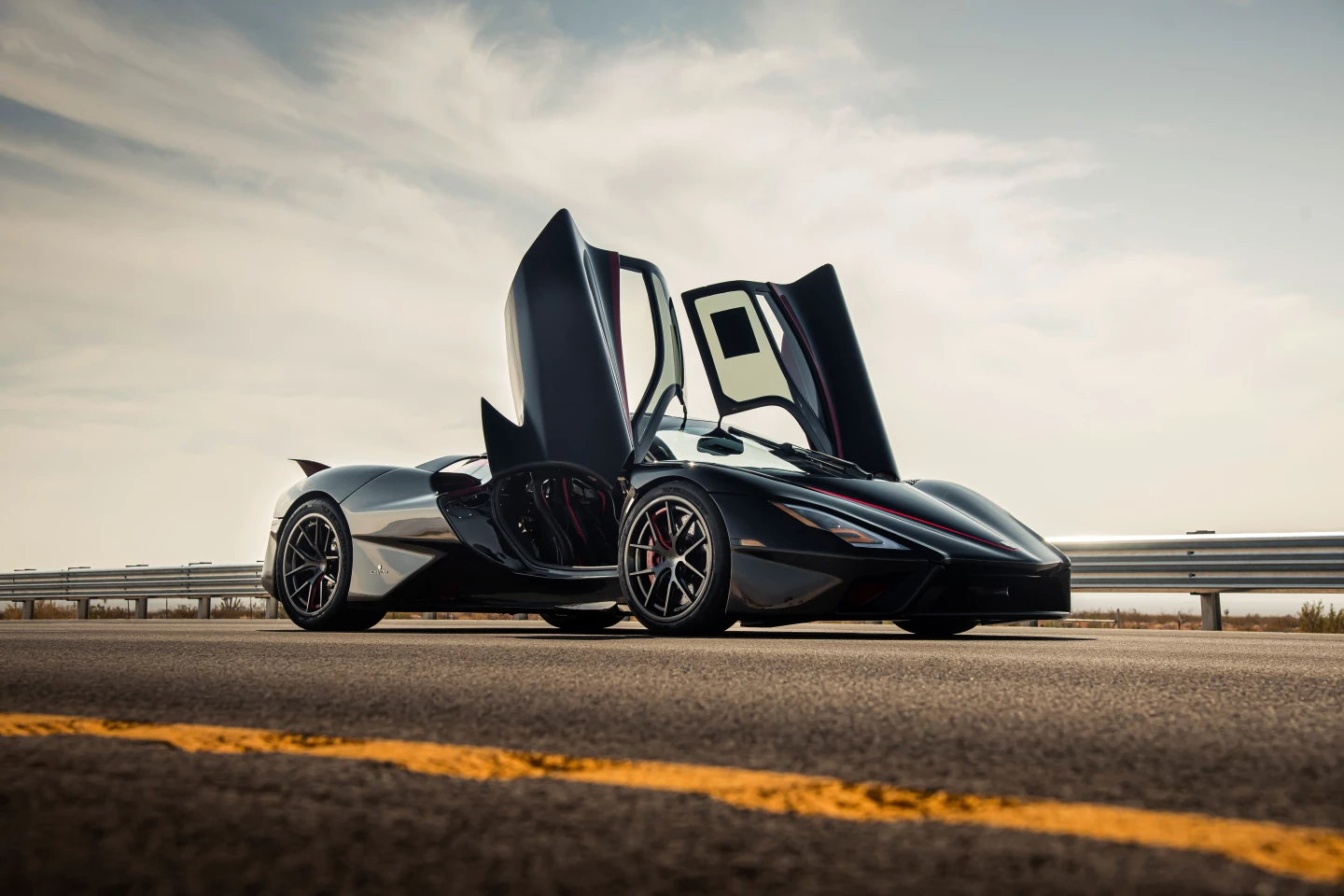 The SSC Tuatara follows in the footsteps of the SSC Ultimate Aero, which set a 256-mph record in 2007