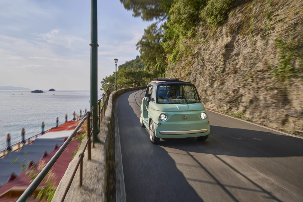 The Fiat Topolino reworks the electric quadricycle formula with Italian style