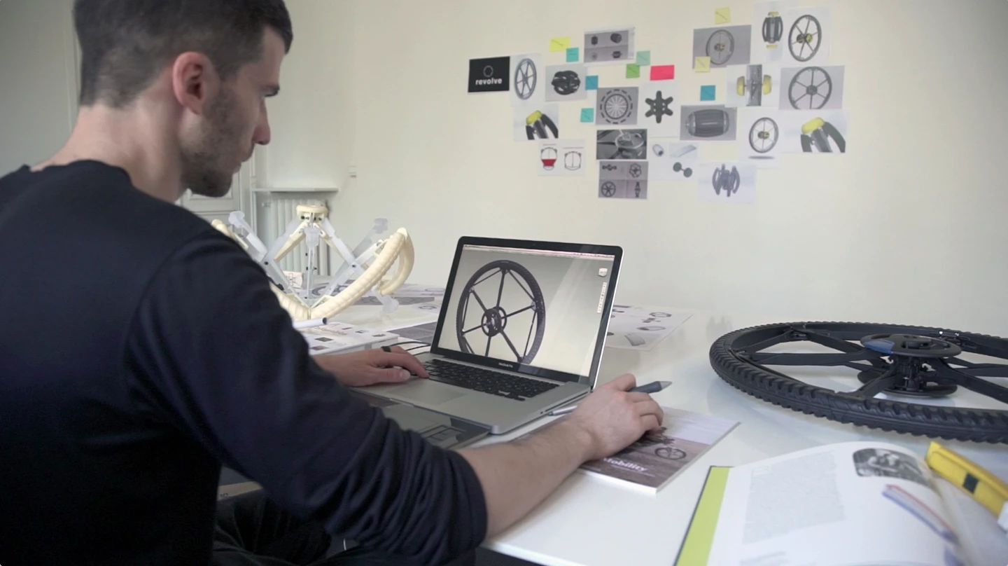 Andrea Mocellin completed his Masters Degree in Vehicle Design at the Royal College of Art in London in 2009. Since then he has worked at Granstudio, Alfa Romeo & Maserati, Pininfarina, Audi AG, GM Forum, Cleto Munari and as an interior designer in London.