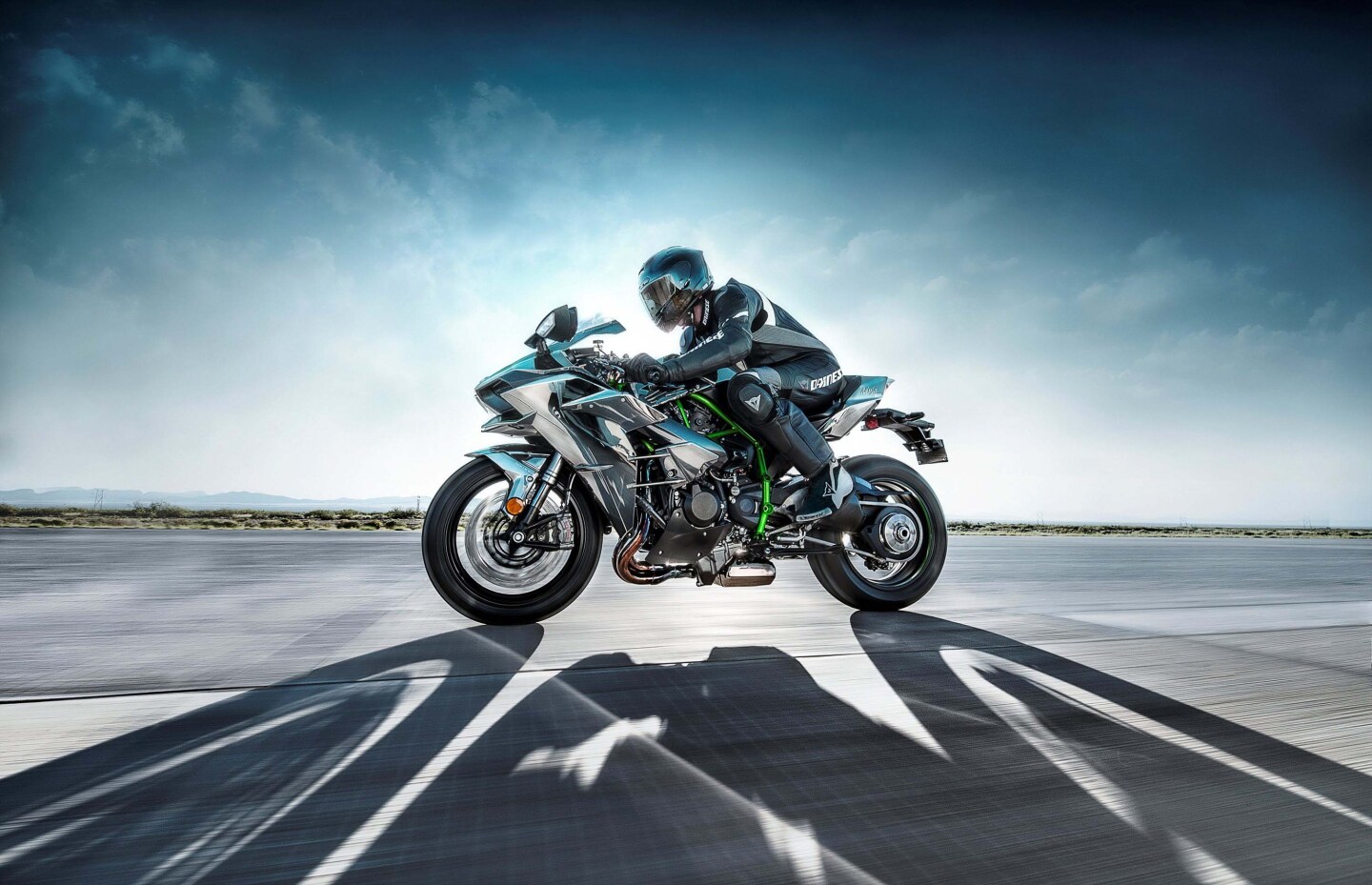 2015 Kawasaki H2 - supercharged roadster