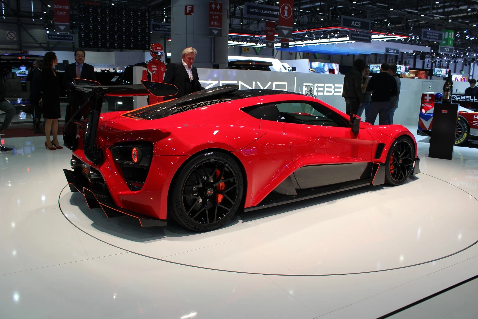 Zenvo TSR-S: features a "brutal" helical cut dog gearbox that Zenvo claims is the fastest shifting box on the road