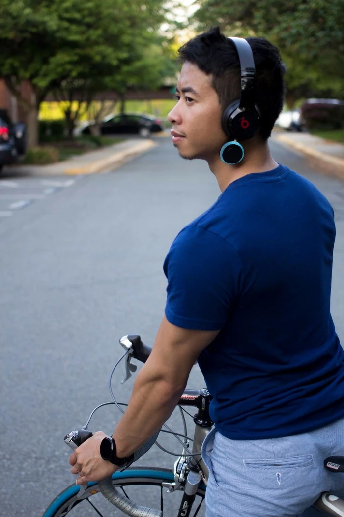 The Spiro X1 brings wireless freedom to existing headphones