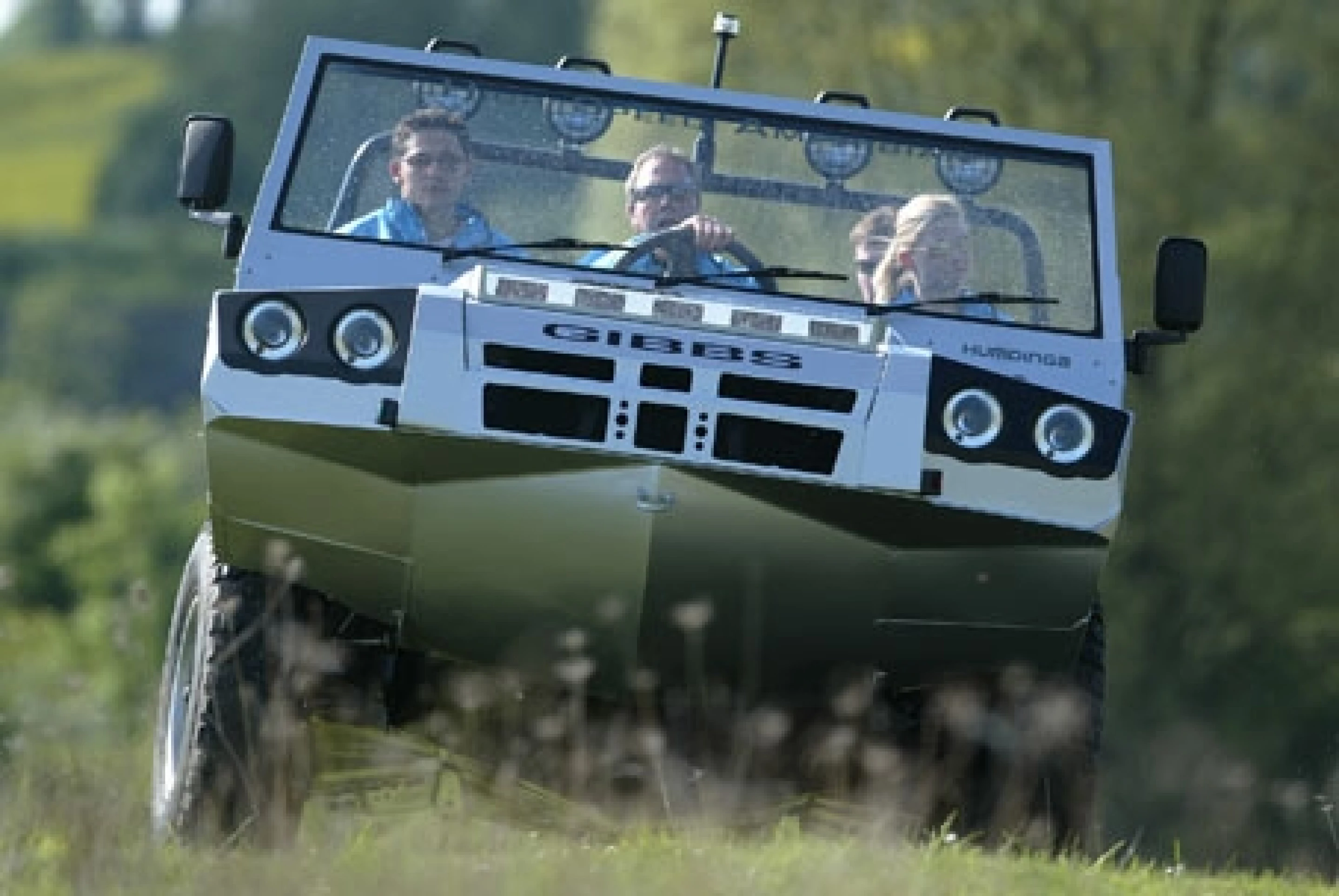 Humdinga - the 4WD amphibious vehicle