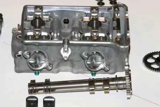 RC211V cylinder head