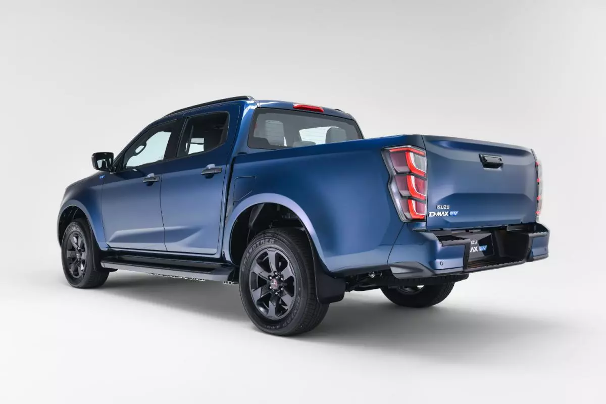 The Isuzu D-Max EV gets full-time 4WD thanks to newly developed drive units on each axle