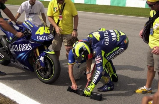 Rossi mocks the Honda protest over the grid-sweeping incident at the Malaysian race meeting following Qatar.