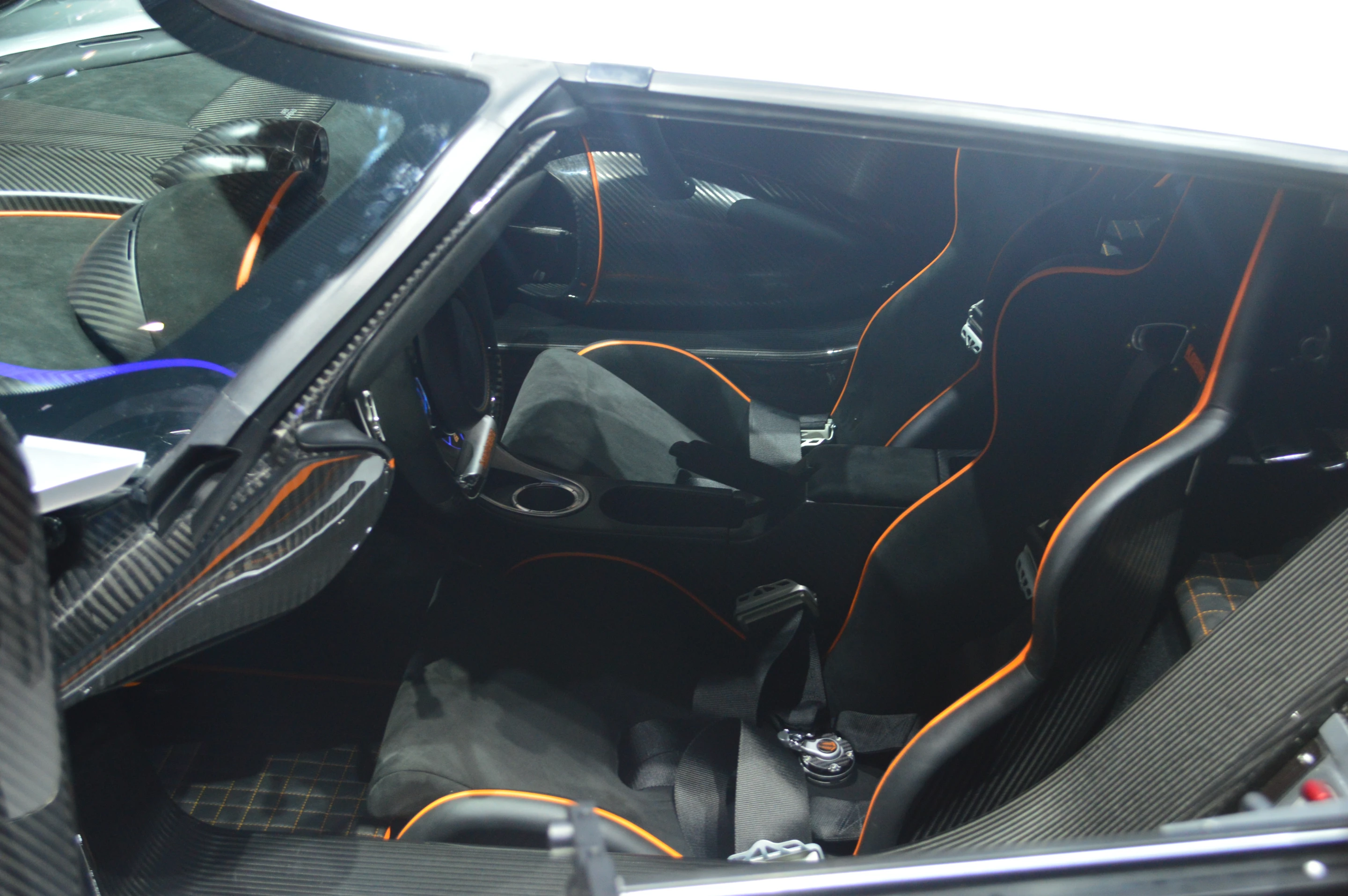 Inside the Koenigsegg One:1 (Photo: CC Weiss/Gizmag.com)