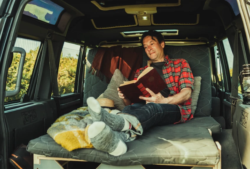 Enjoying the in-vehicle lounge configuration