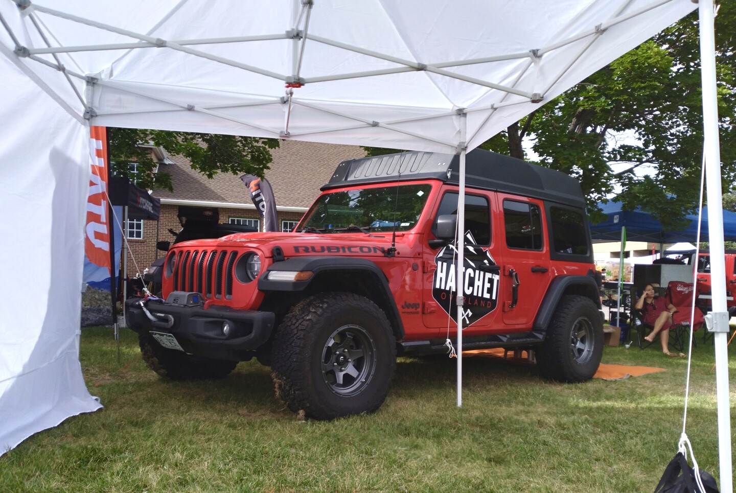 Hatchet hacks Jeep Wrangler into poptop overland microcamper