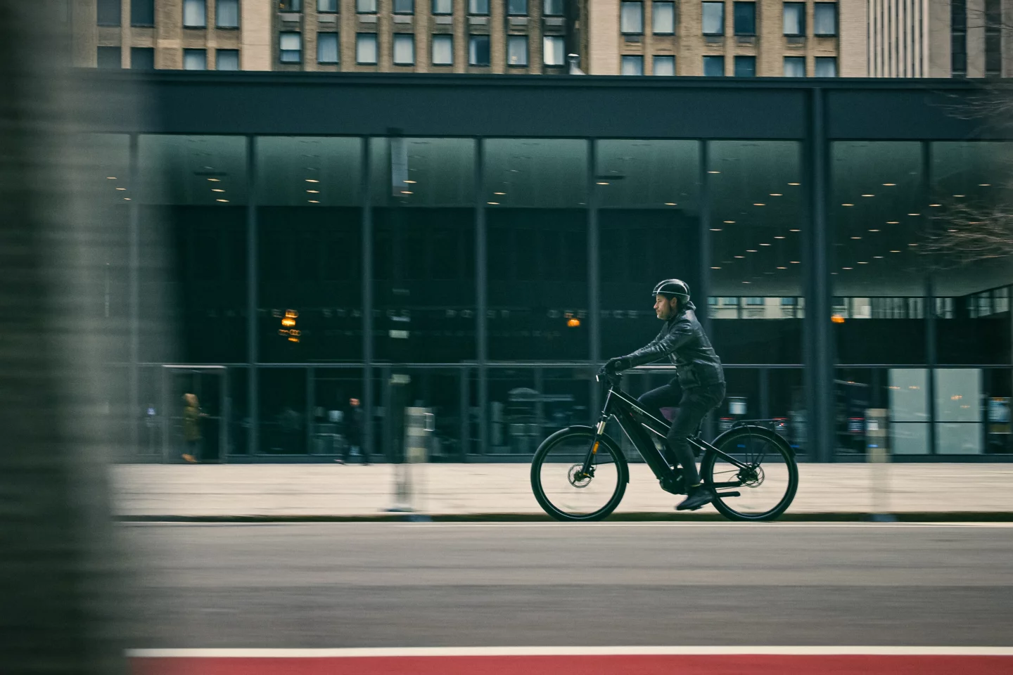 The Flluid-2 is one of the first ebikes to come with a Valeo Cyclee mid-drive motor with automatic gear switching at a ratio of up to 450%