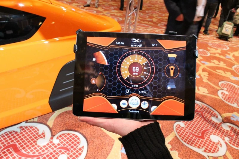 Elio has a custom tablet-based infotainment system (Photo: Eric Mack/Gizmag.com)