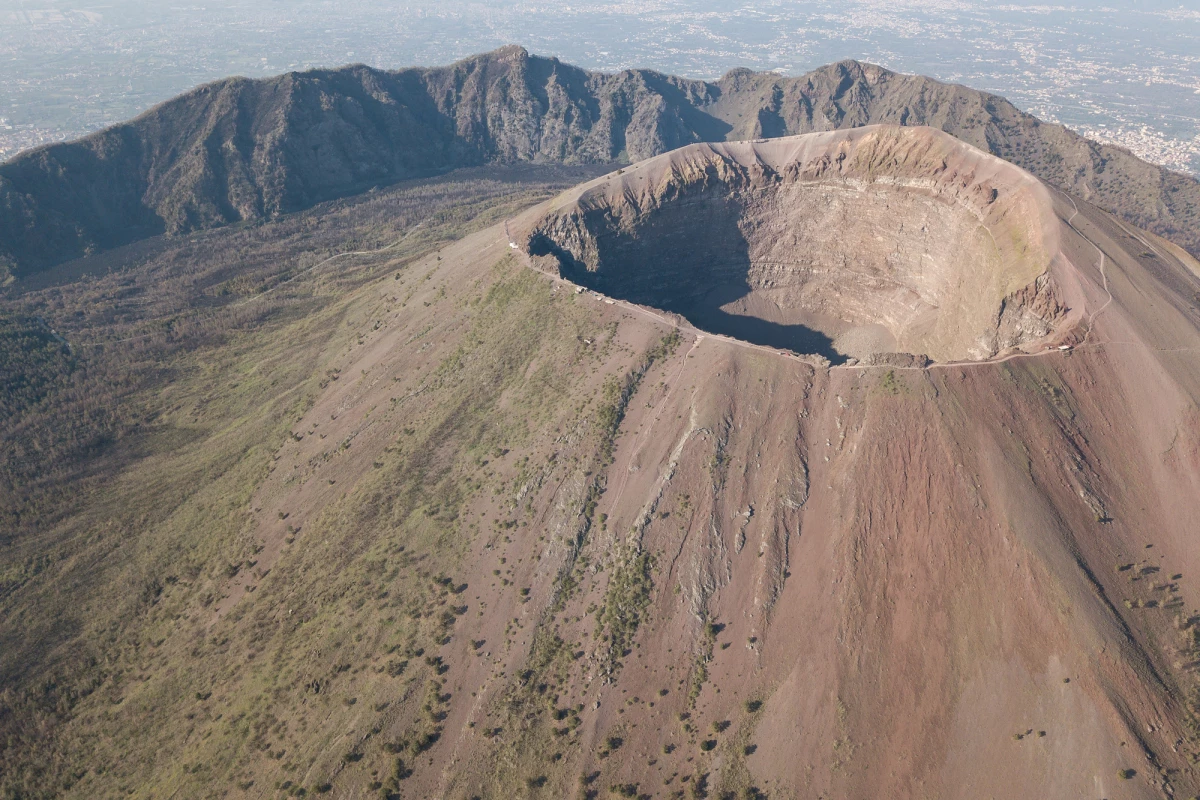 Oxford scientists have suggested that important metals like gold and copper could be harvested from "brine mines" beneath volcanoes