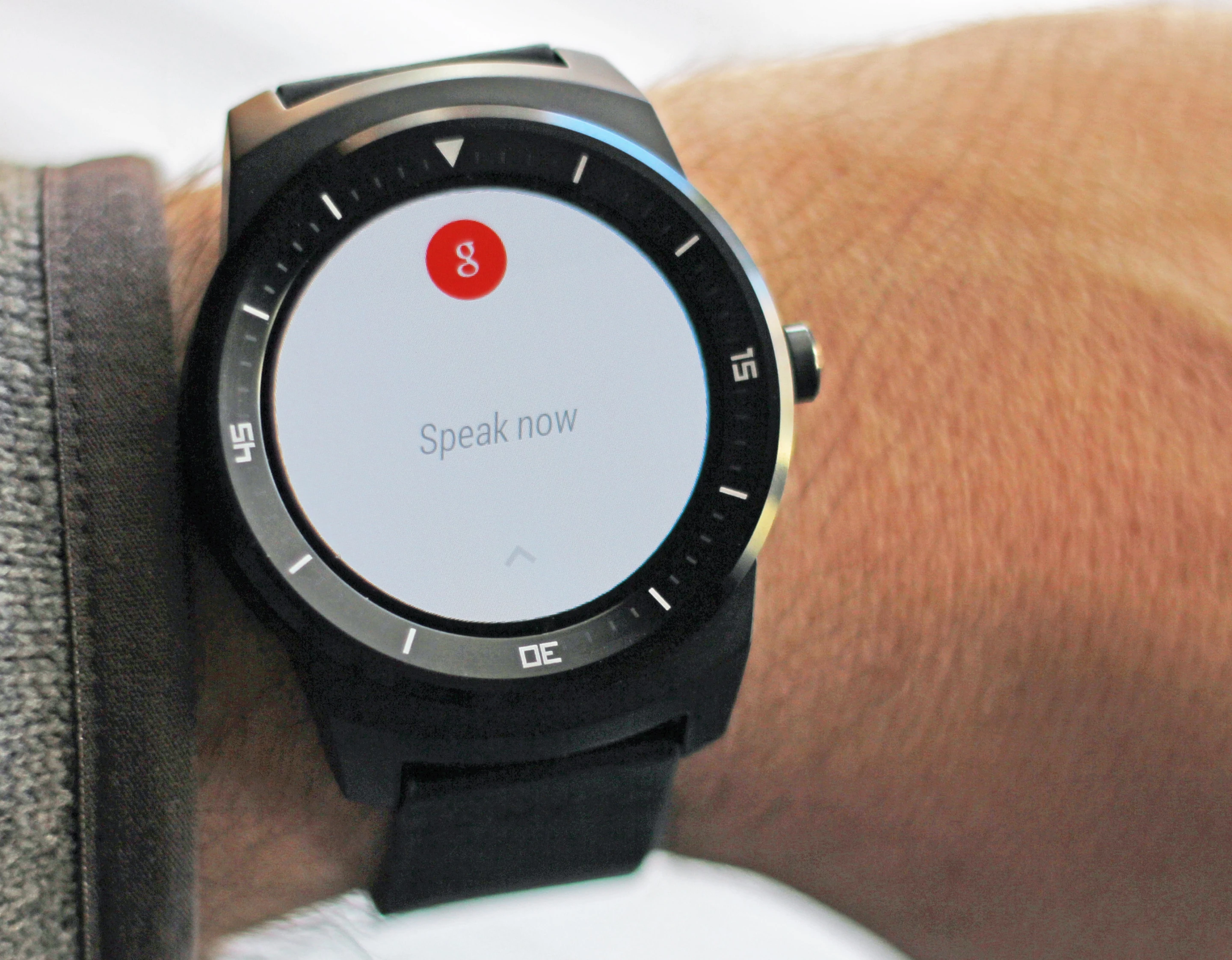 Google Now voice search on the G Watch R (Photo: Will Shanklin/Gizmag.com)