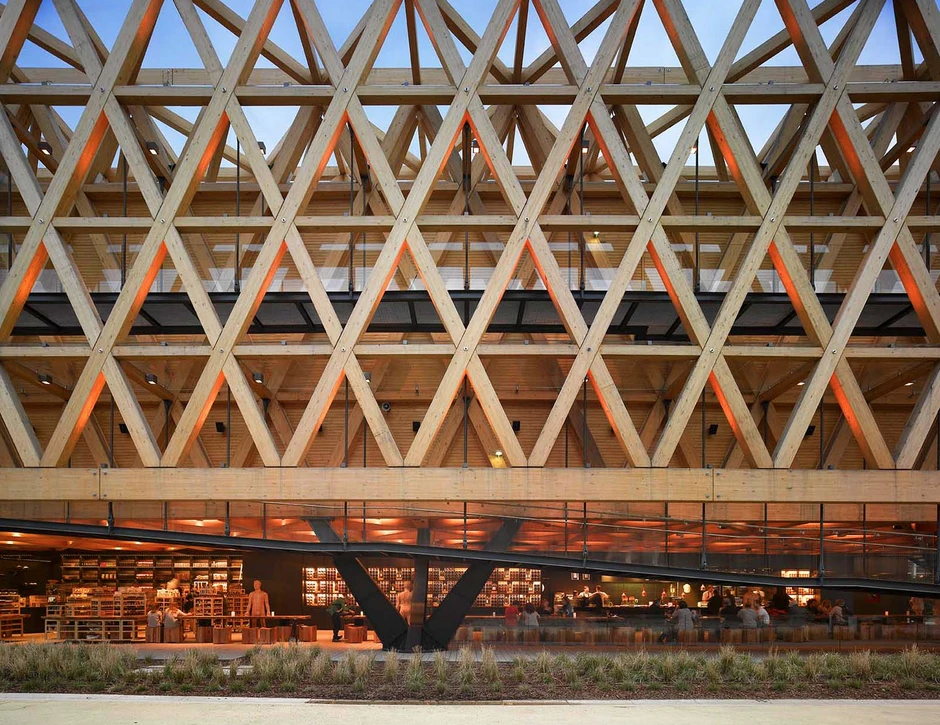 Almost 1000 square meters (10,764 sq ft) of wood was used to complete the structure
