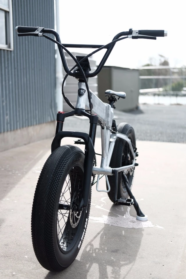 The Billy features fast-accelerating li'l 20-inch wheels, clad in 4-inch-wide tires