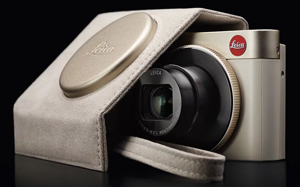 The Leica C is available with a range of accessories designed in collaboration with Audi Design