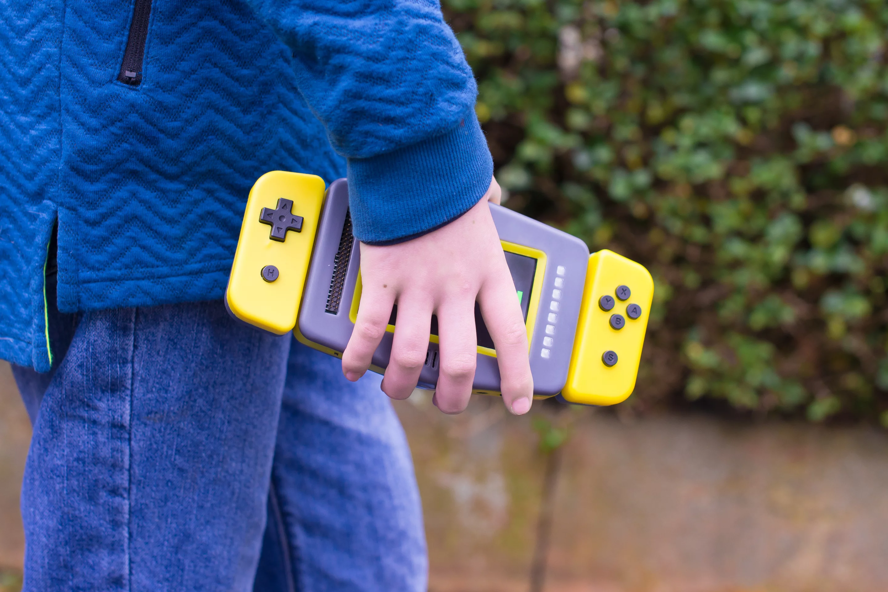 Pip is portable and battery-powered
