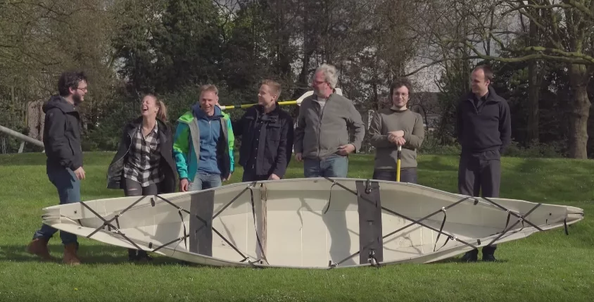 The Onak includes two suspended seats