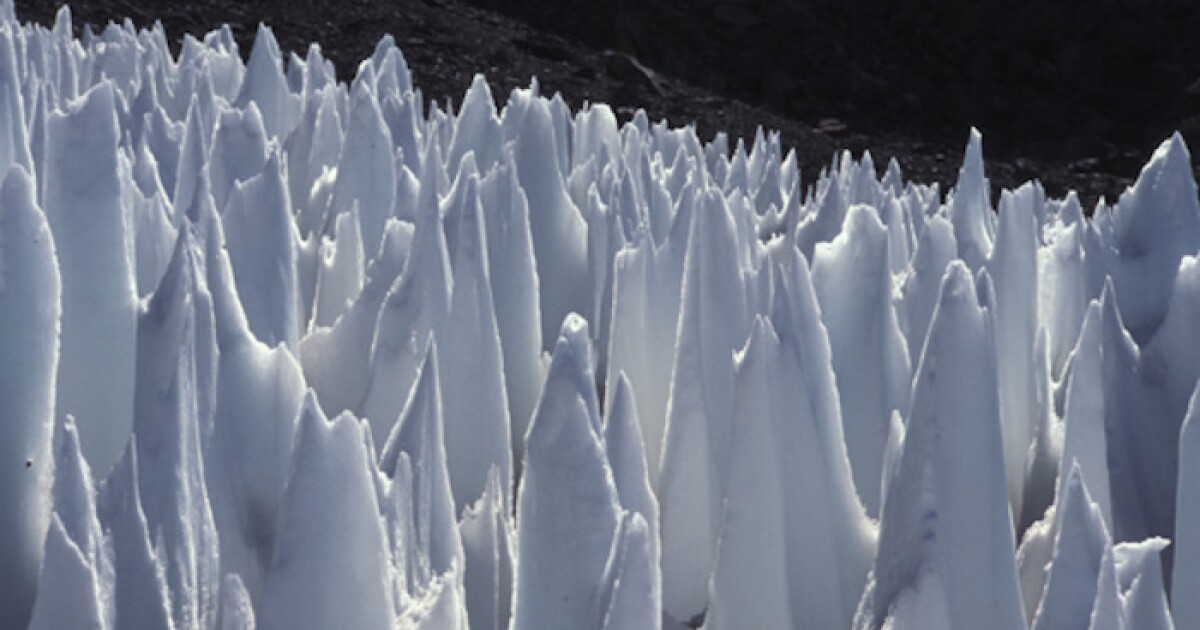 50foot ice spikes may dot Europa's surface