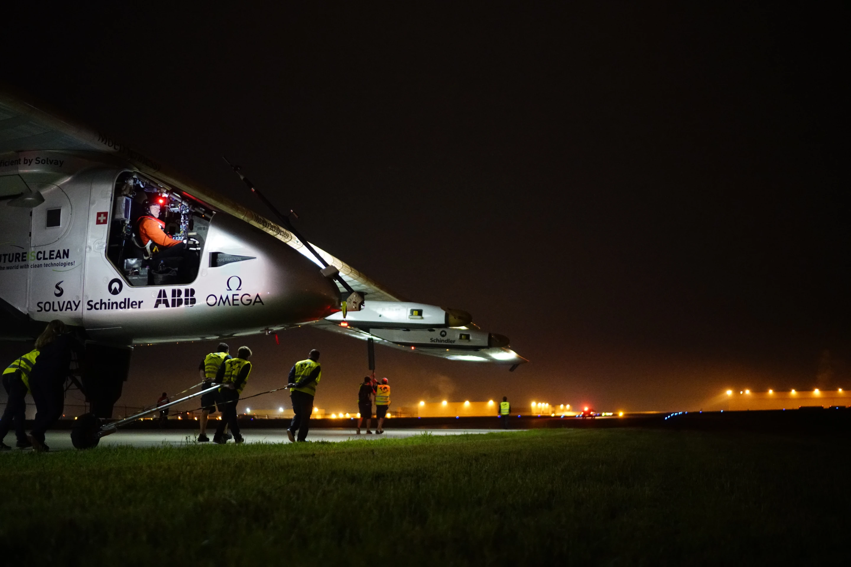 Solar Impulse 2 awaiting takeoff from Tulsa