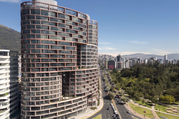 Epiq rises rises to a height of 100 m (328 ft) in Quito, Ecuador