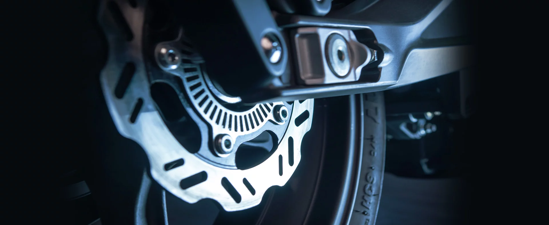 Sur-Ron White Ghost: linked brakes with ABS