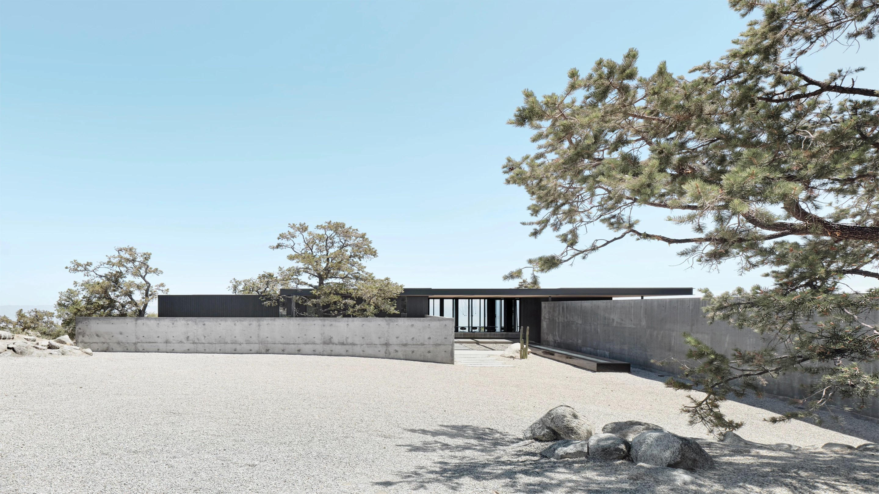 High Desert Retreat is located in Mountain Center, California, and was designed by Aidlin Darling Design