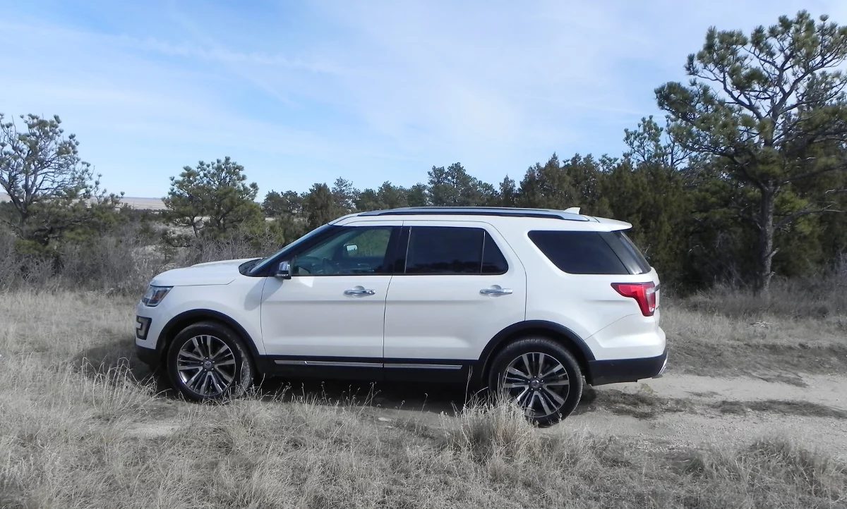 For the 2016 model year, the Explorer receives a few updates in a mid-cycle refresh