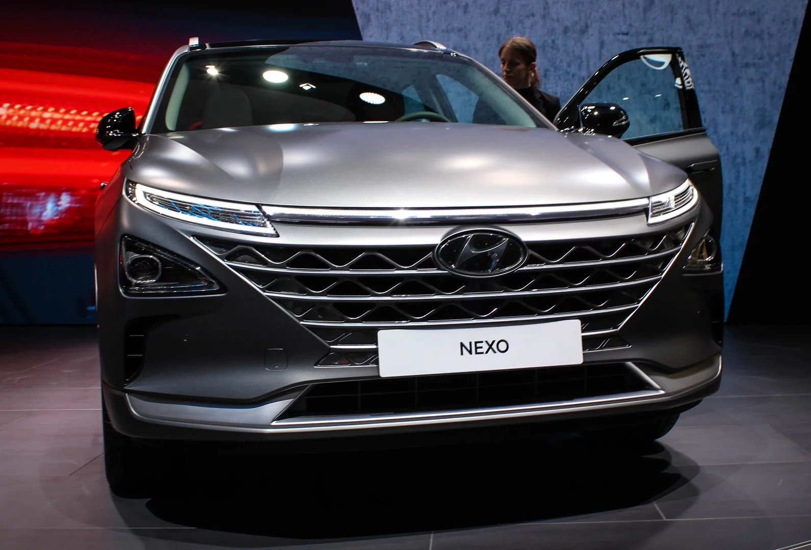 The Nexo has received a slew of improvements over the outgoing Tucson Fuel Cell, many of which should appeal to road trippers and other adventurers: more than 100 miles (161 km) of extra range for 370 miles (595 km) total, tested performance in extreme temperatures and at altitude, and autonomous technologies