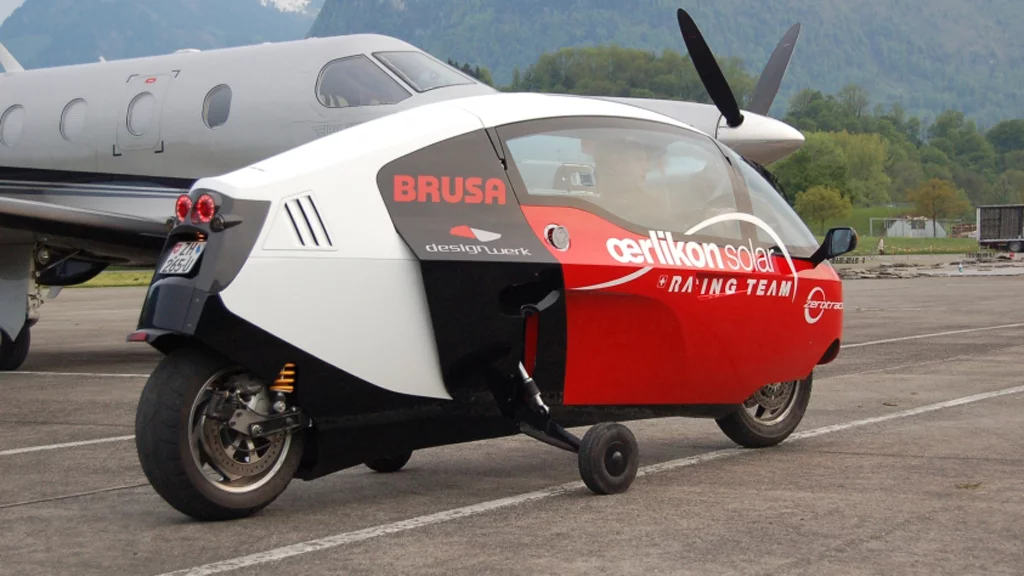 The Zerotracer with its stabilizing wheels deployed