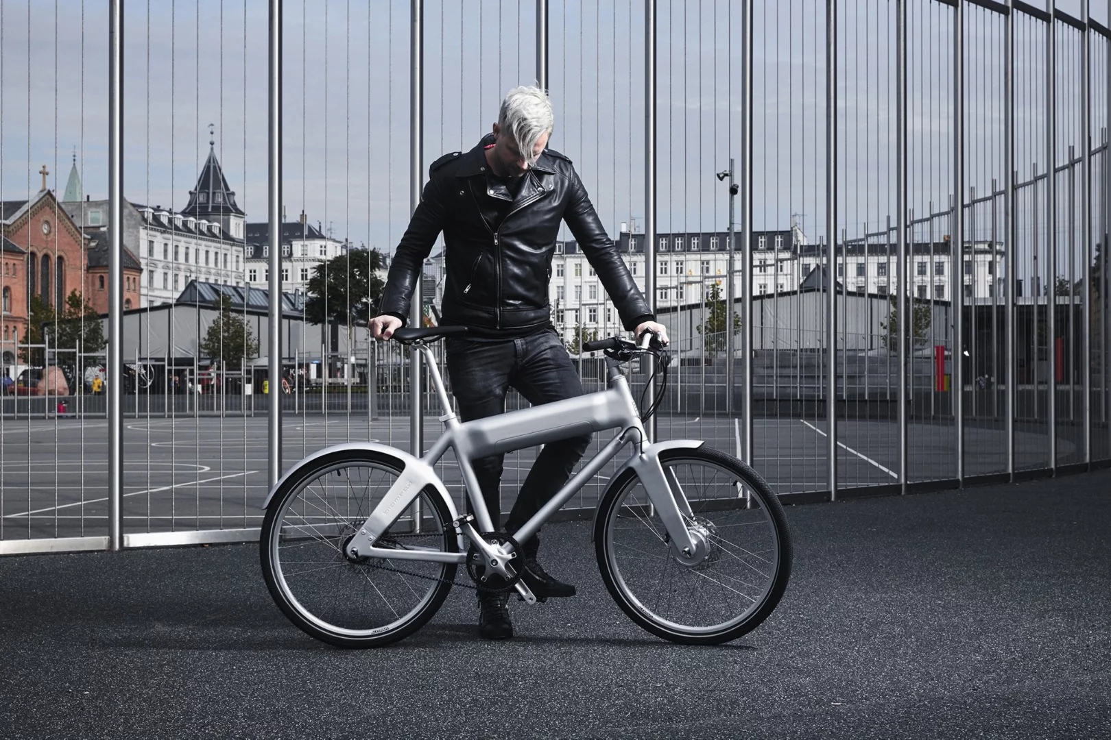 The Biomega OKO is powered by a lithium-ion battery stored neatly in the frame