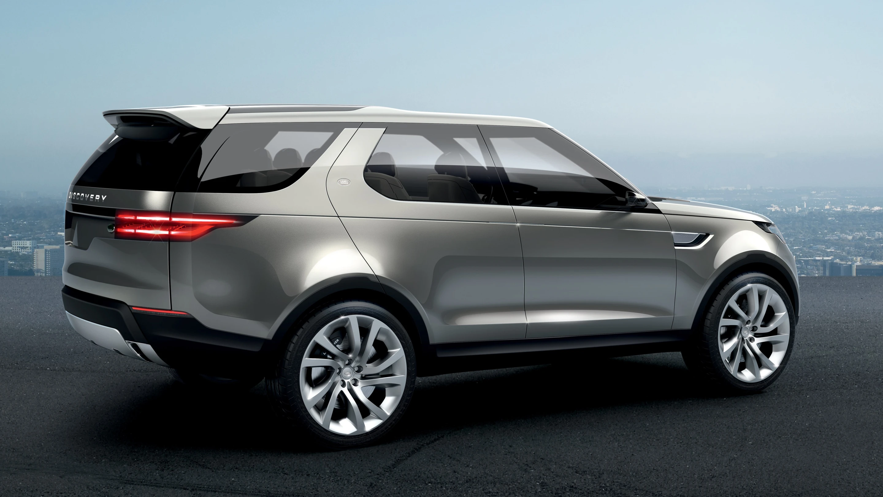 The Land Rover Discovery Vision concept has autonomous driving technology
