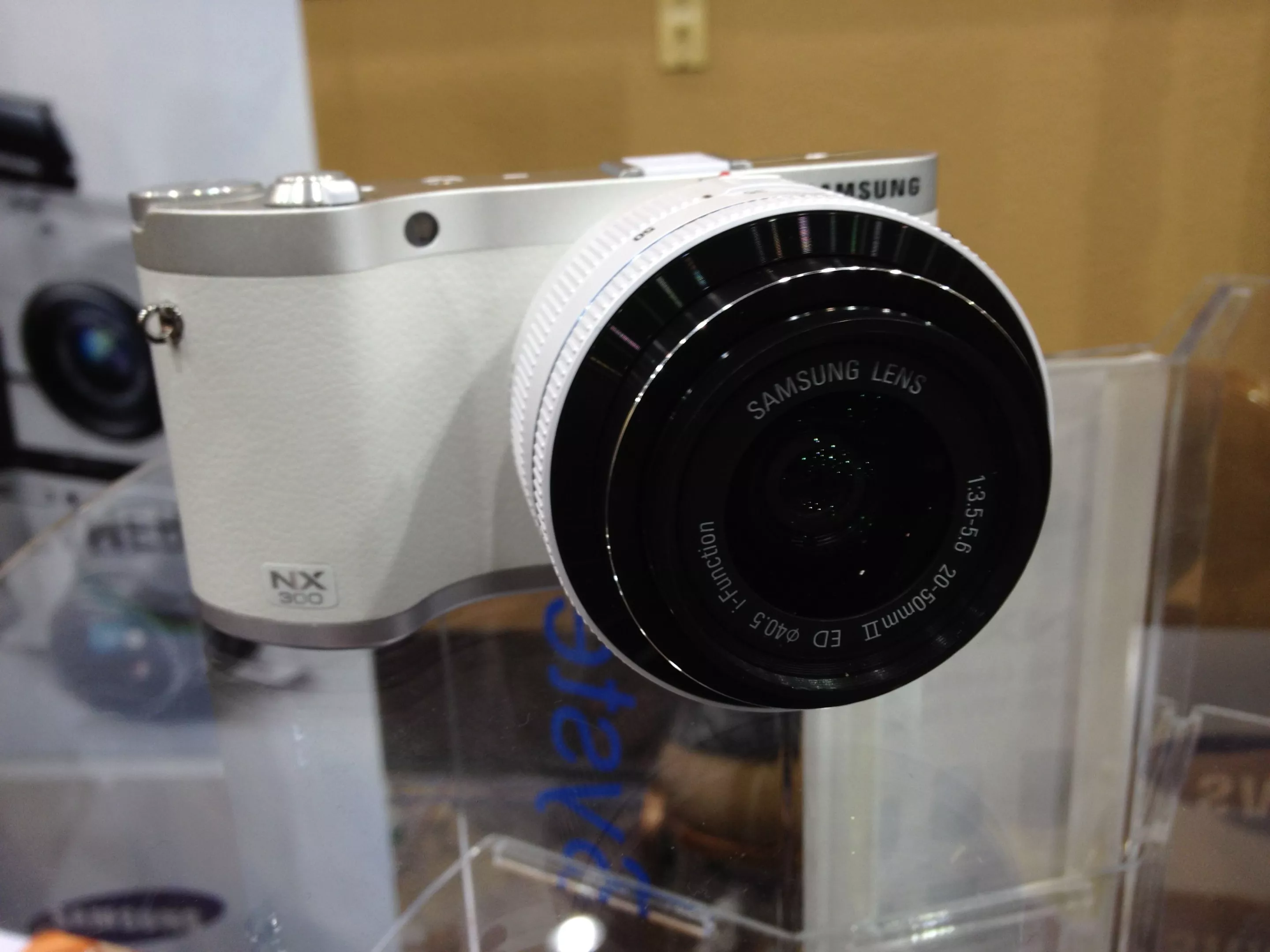 Samsung NX300 3D camera