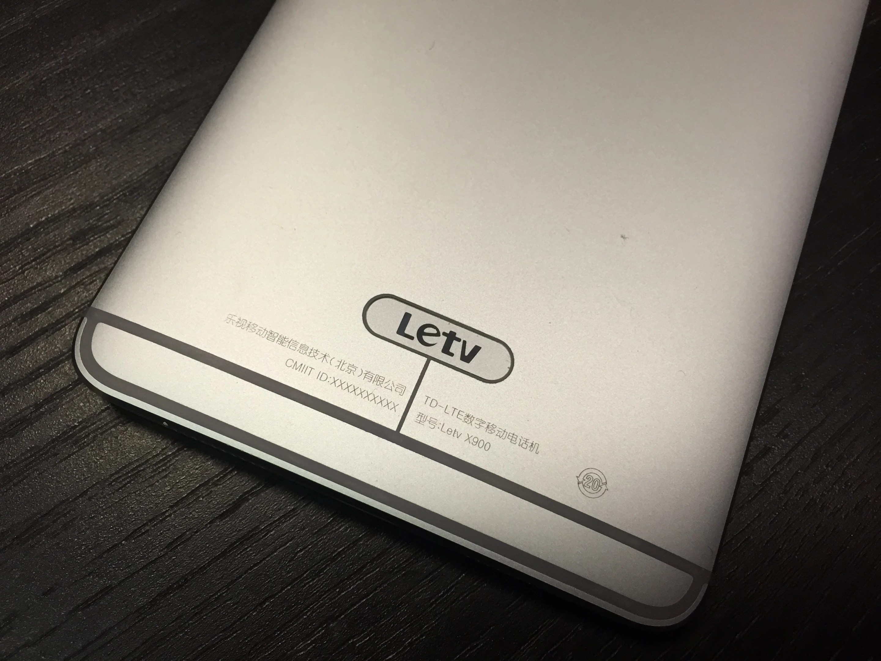 LeTV hopes to compete against high-end phones made by Apple and Samsung (Photo: Emily Price/Gizmag)