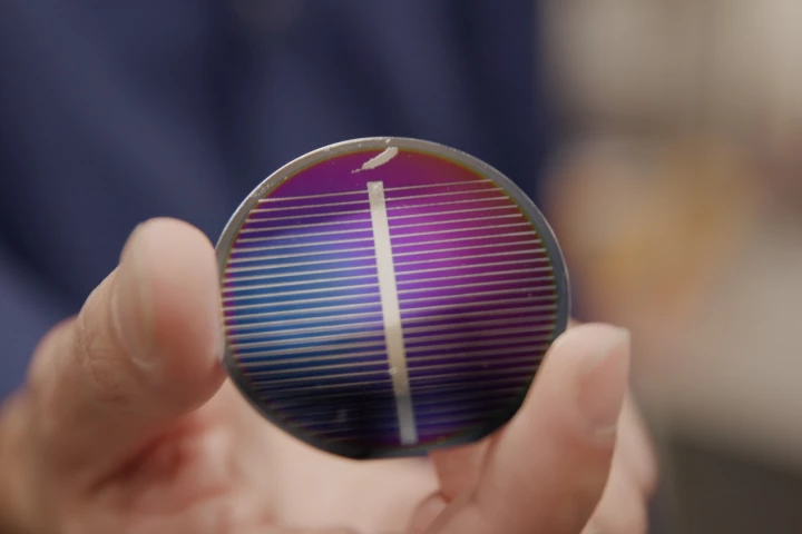 Blue Alchemist produces solar cells from lunar soil