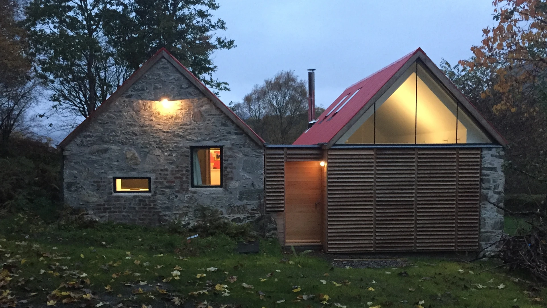Fernaig Cottage was designed by Scampton and Barnett Architects