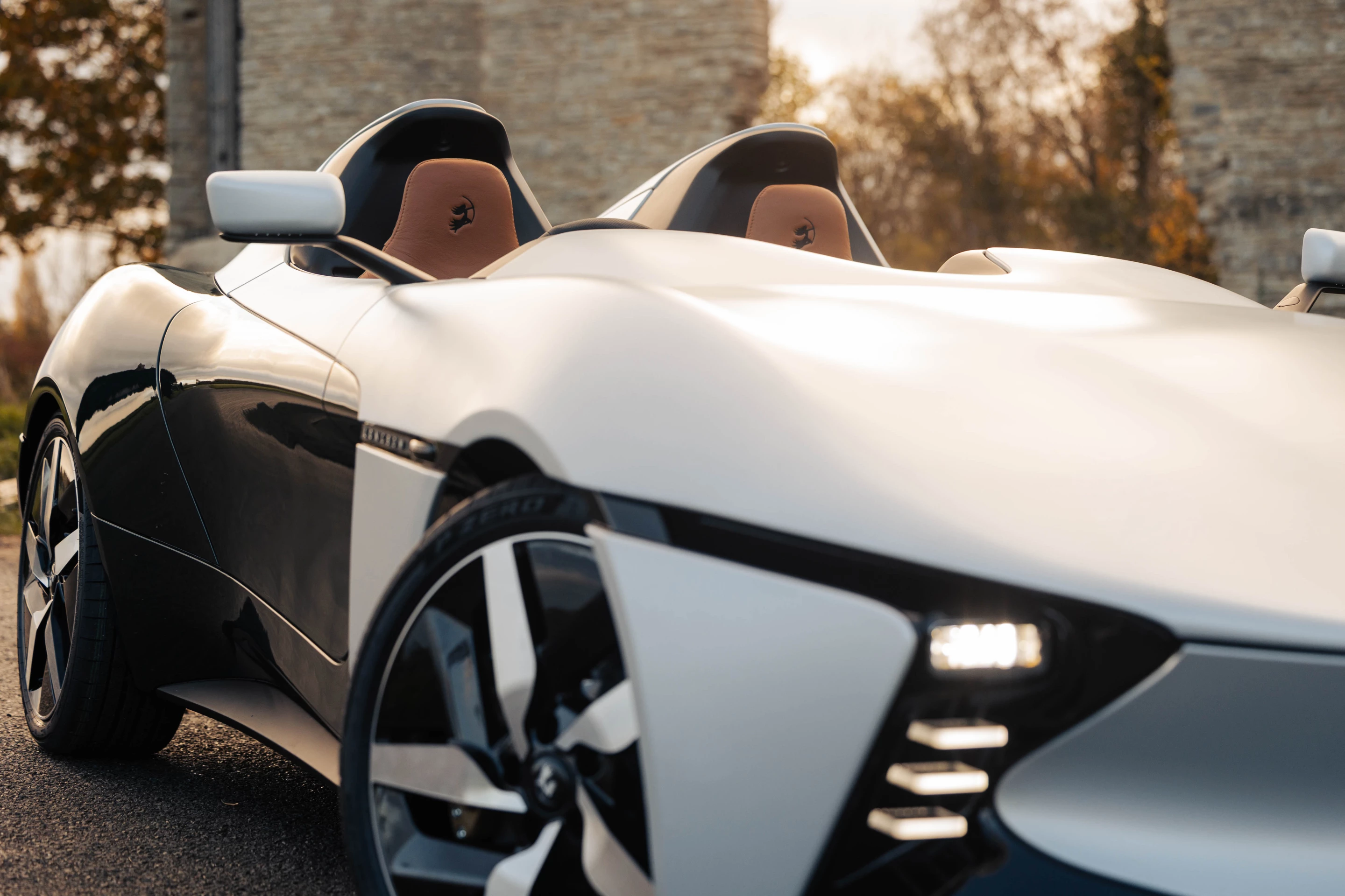 The Longbow Speedster has a claimed 0-62 mph sprint of 3.5 seconds