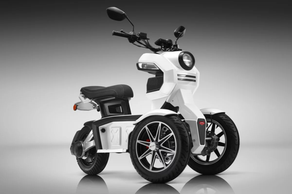 The Doohan EV3 iTank is tilting three-wheeler designed to make commuting a bit easier
