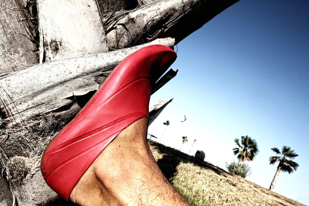 O1M shoes are a light, biodegradable and inexpensive choice for barefoot enthusiasts