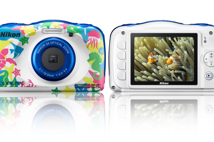 The Nikon Coolpix W100 brings wireless connectivity to the waterproof compact camera