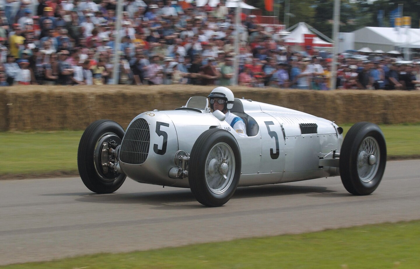 The Auto Union Type C had a crazy V16 engine